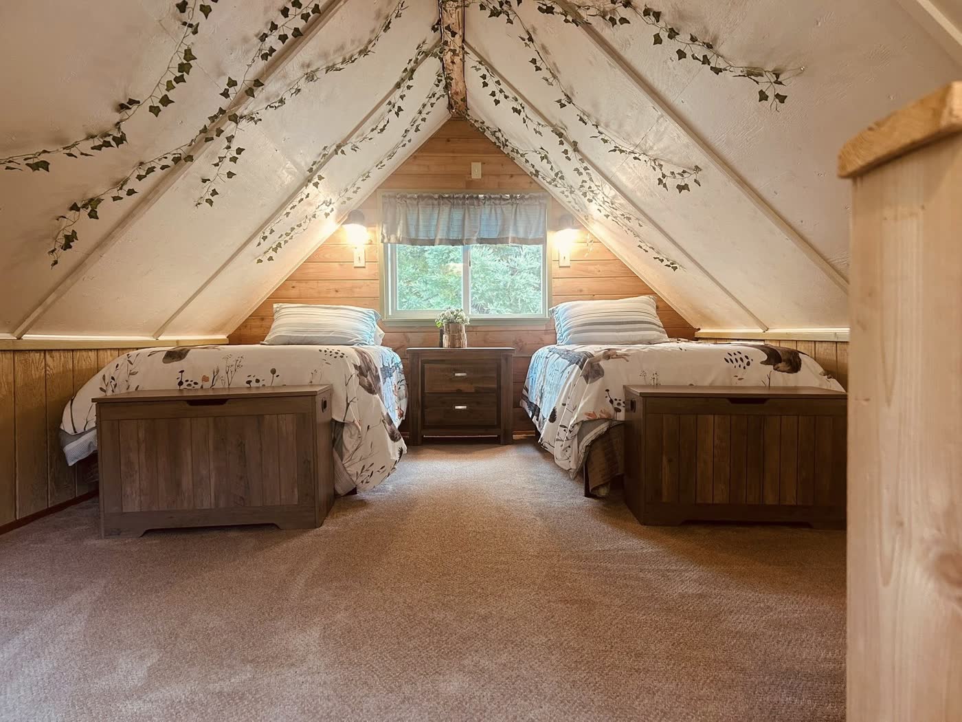 Loft bedroom with twin beds